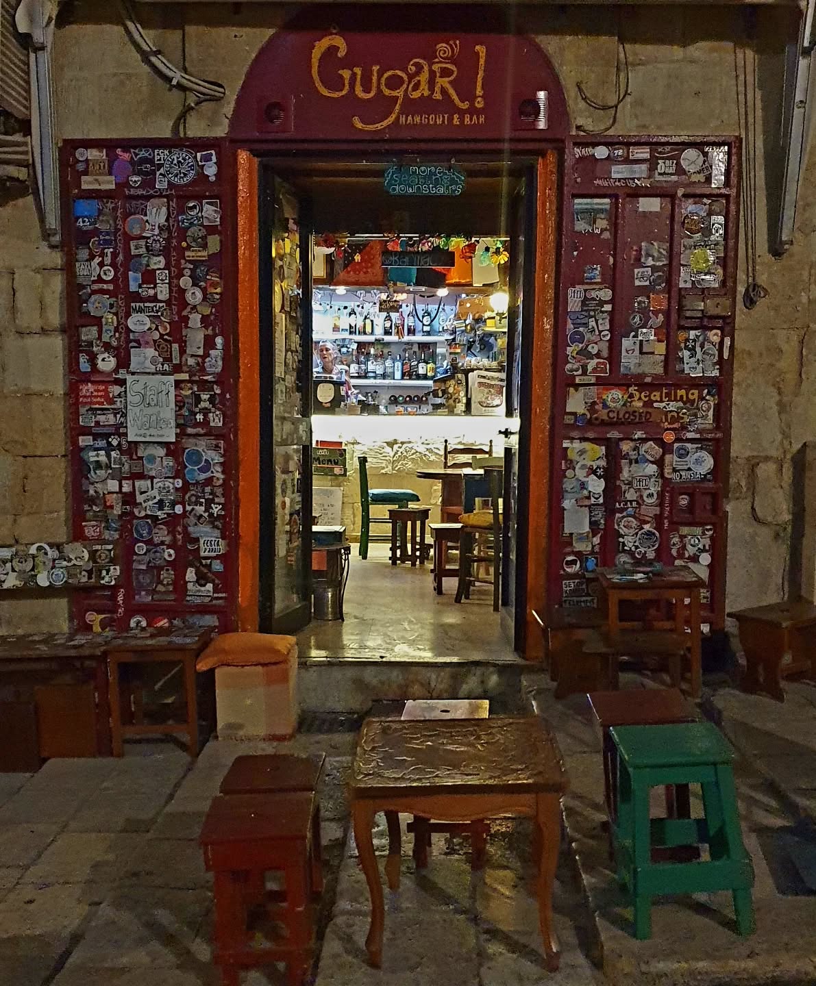 The welcoming entrance and interior of Ġugar